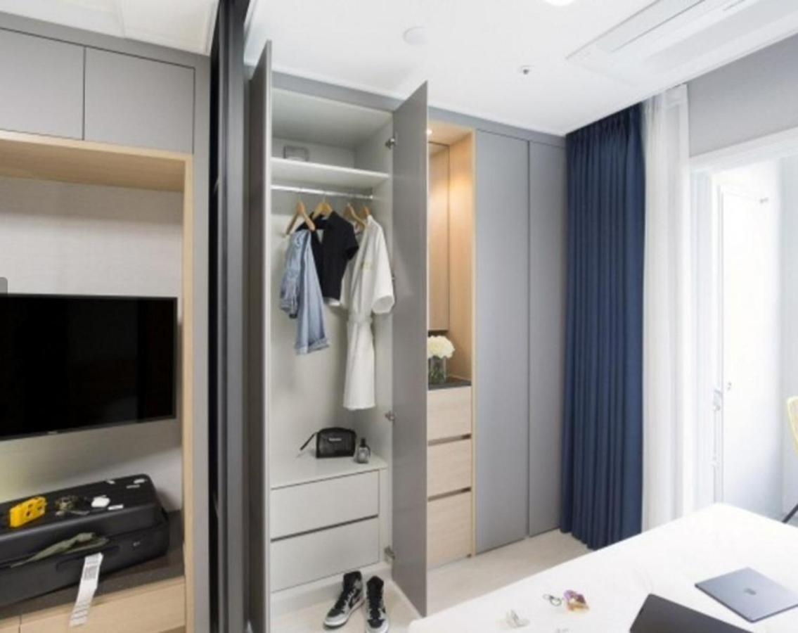 Yeosu Hotel First City מראה חיצוני תמונה