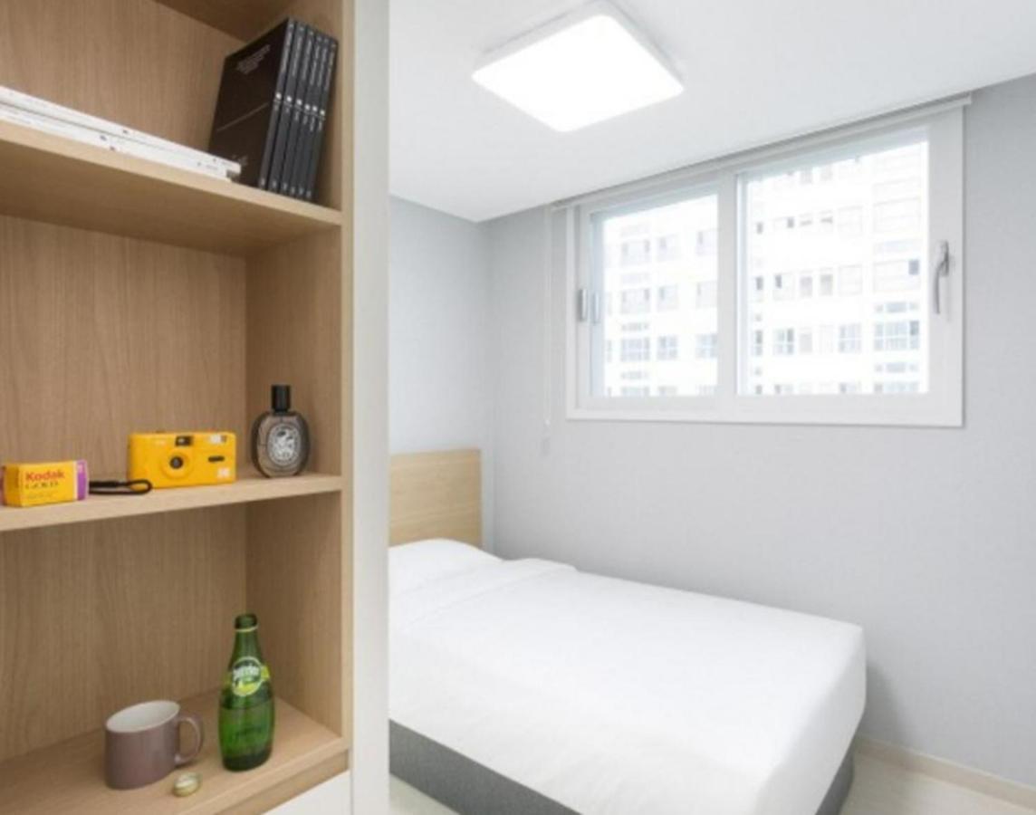 Yeosu Hotel First City מראה חיצוני תמונה
