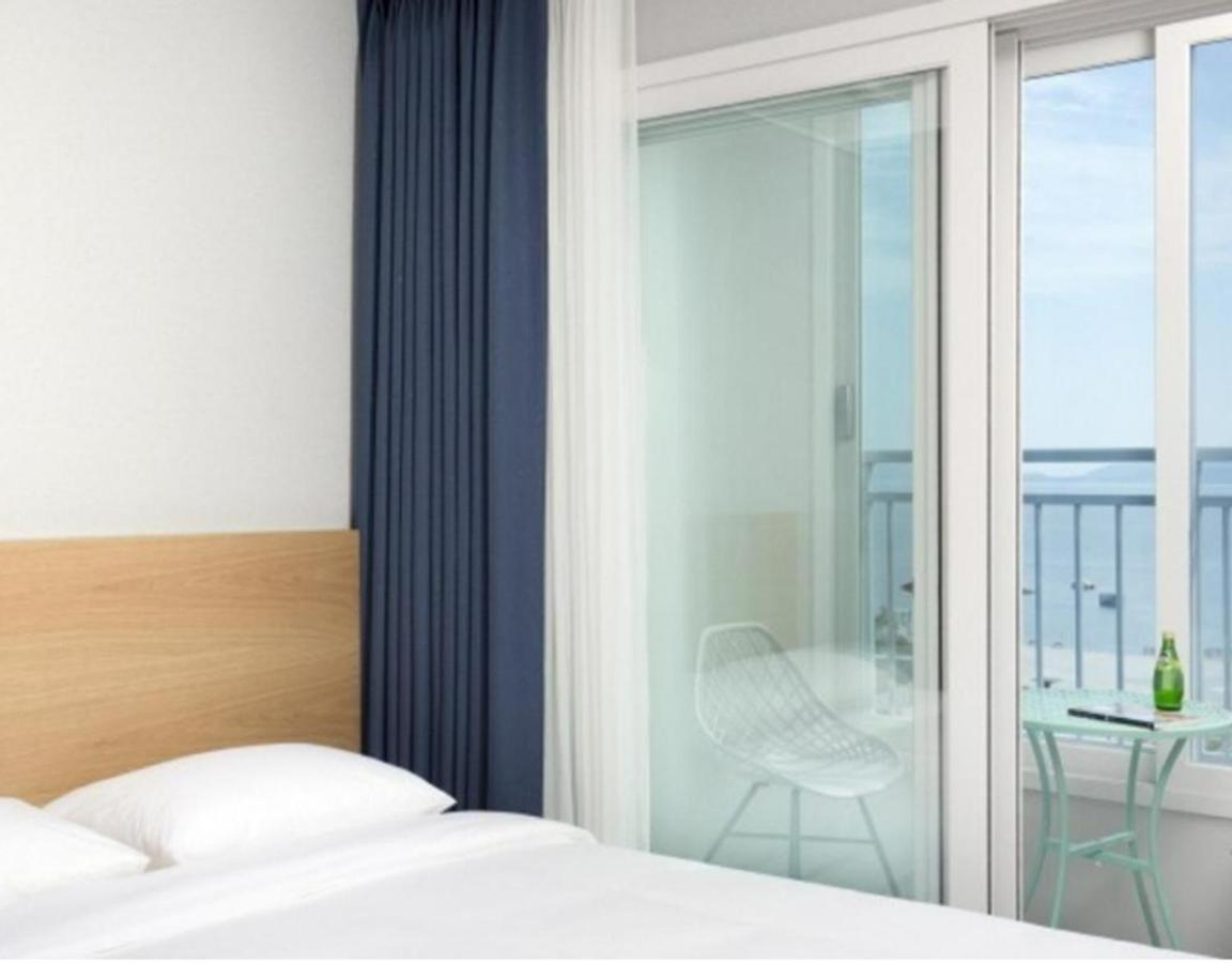 Yeosu Hotel First City מראה חיצוני תמונה