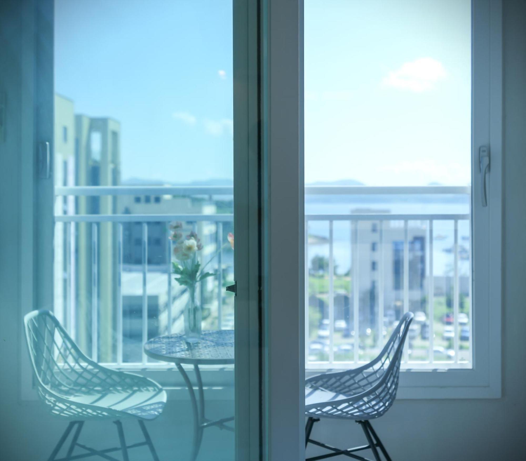 Yeosu Hotel First City מראה חיצוני תמונה